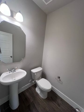 1004 N Kentucky Street B, Mckinney, TX 75069