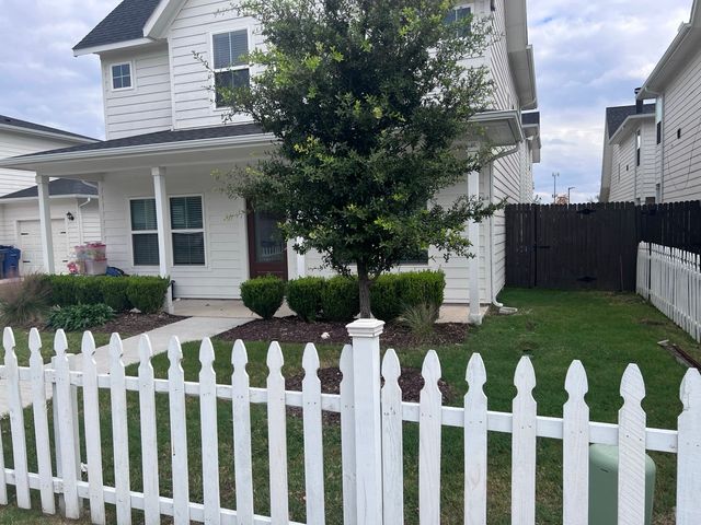 1004 N Kentucky Street B, Mckinney, TX 75069