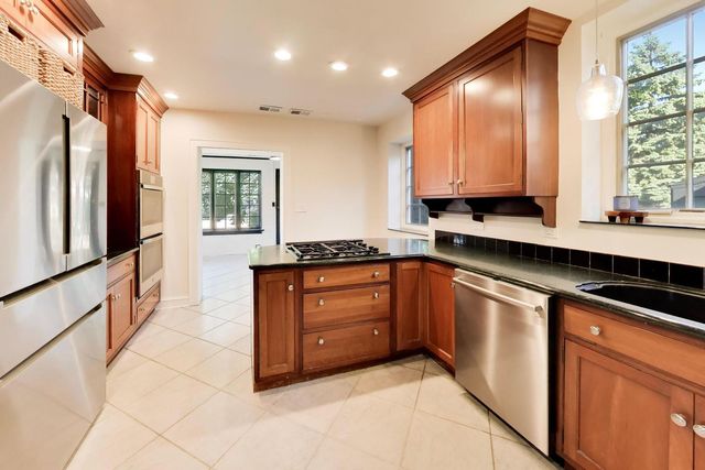 10456 S Bell Avenue, Chicago, IL 60643