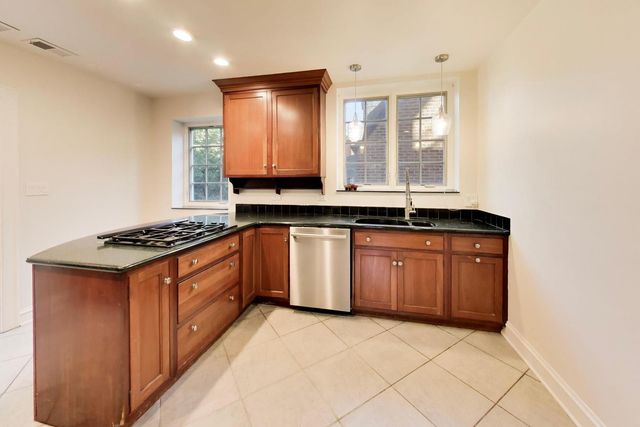 10456 S Bell Avenue, Chicago, IL 60643