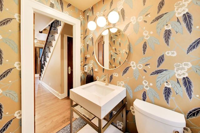 10456 S Bell Avenue, Chicago, IL 60643