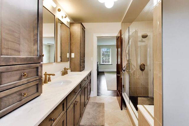 10456 S Bell Avenue, Chicago, IL 60643