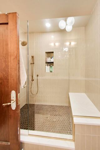 10456 S Bell Avenue, Chicago, IL 60643