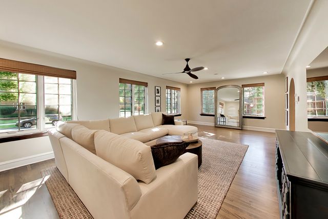 10456 S Bell Avenue, Chicago, IL 60643