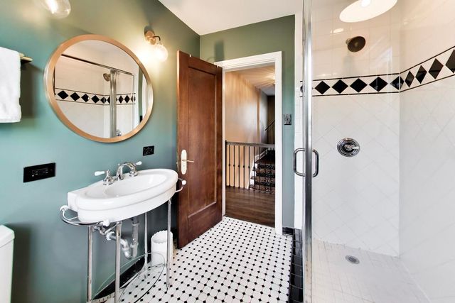 10456 S Bell Avenue, Chicago, IL 60643