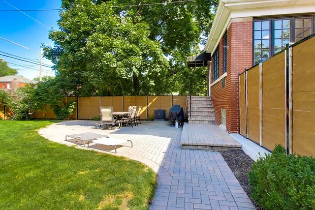 10456 S Bell Avenue, Chicago, IL 60643