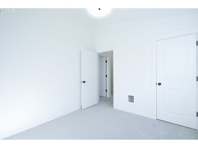 6539 Se WOODSTOCK Blvd, Portland, OR 97206