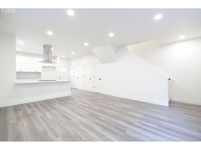 6539 Se WOODSTOCK Blvd, Portland, OR 97206