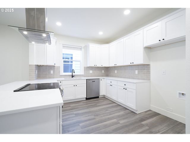 6539 Se WOODSTOCK Blvd, Portland, OR 97206