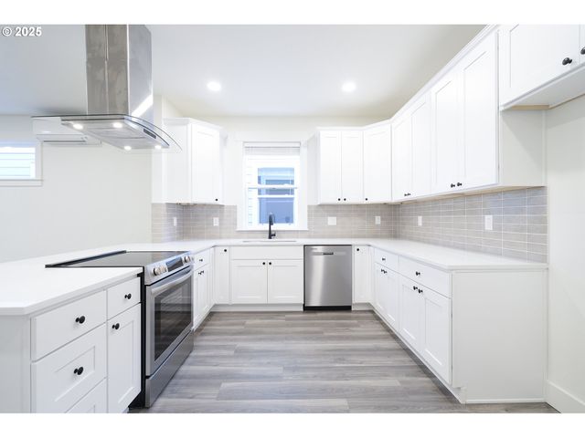 6539 Se WOODSTOCK Blvd, Portland, OR 97206