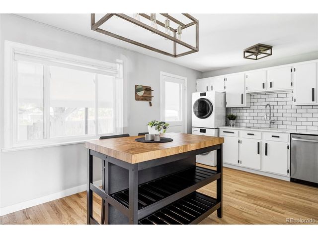 2949 S Corona St, Englewood, CO 80113