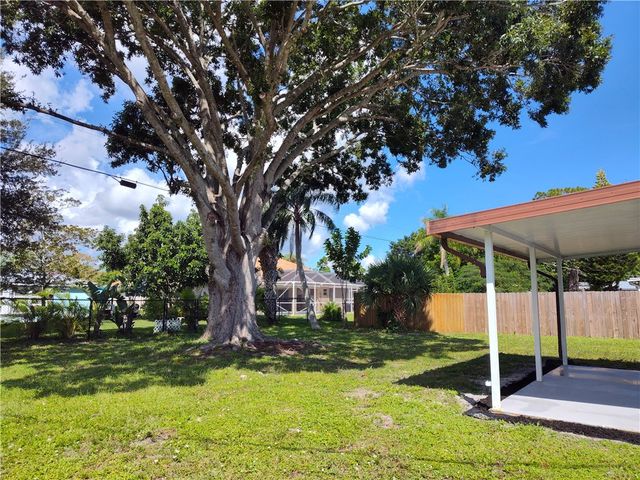 571 Balboa Street, Sebastian, FL 32958