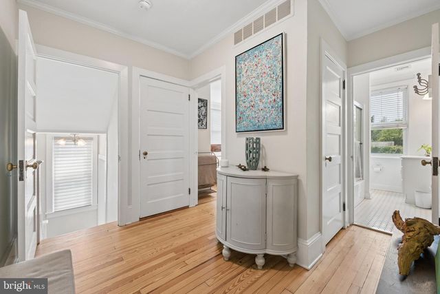 21 CRAVEN LN, Lawrence Township, NJ 08648