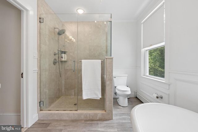 21 CRAVEN LN, Lawrence Township, NJ 08648