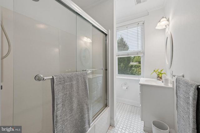 21 CRAVEN LN, Lawrence Township, NJ 08648