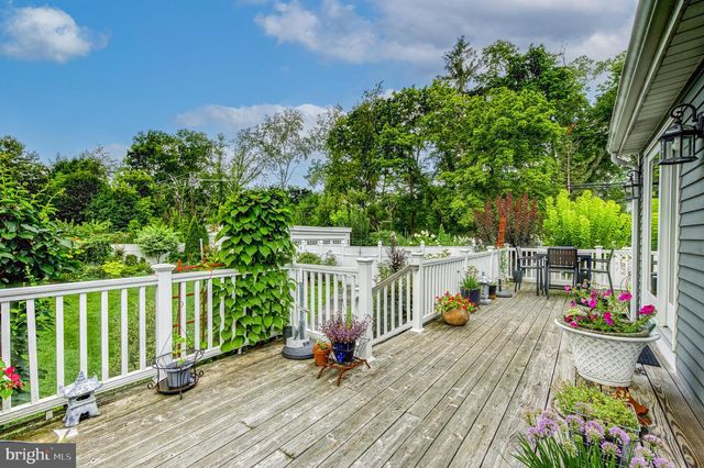 21 CRAVEN LN, Lawrence Township, NJ 08648