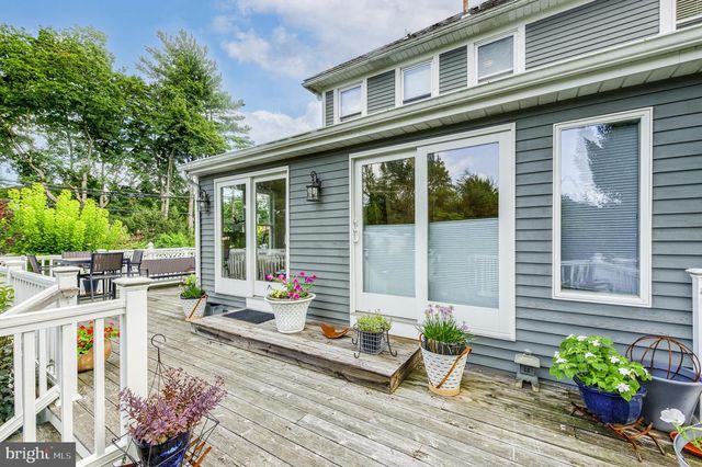 21 CRAVEN LN, Lawrence Township, NJ 08648