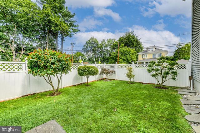 21 CRAVEN LN, Lawrence Township, NJ 08648