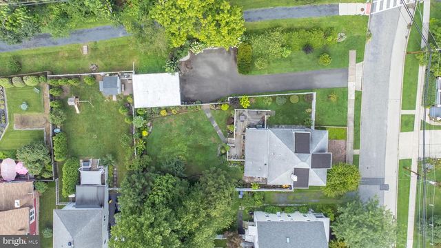 21 CRAVEN LN, Lawrence Township, NJ 08648