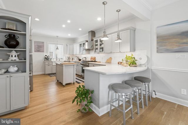 21 CRAVEN LN, Lawrence Township, NJ 08648