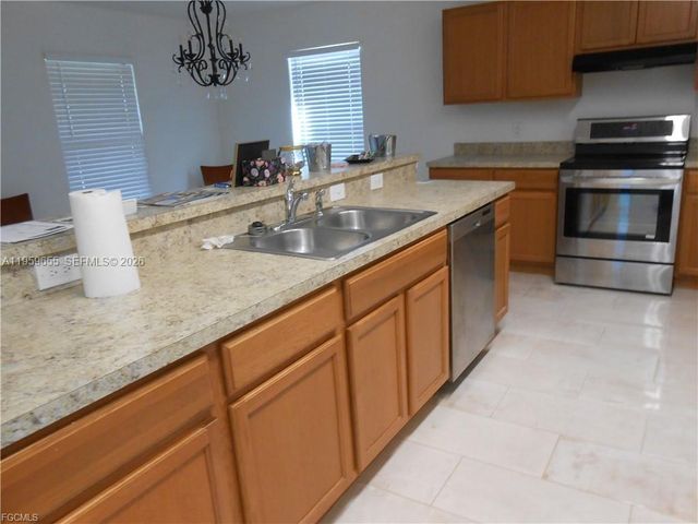 154 Shadowview Ct., Lehigh Acres, FL 33974
