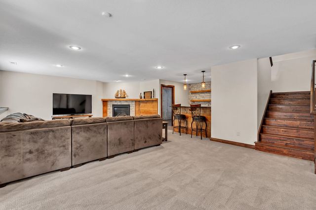 1317 N Shadow Rock Dr, Andover, KS 67002