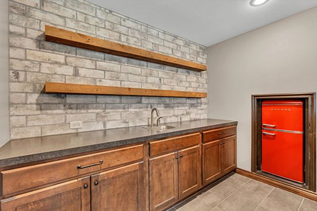 1317 N Shadow Rock Dr, Andover, KS 67002