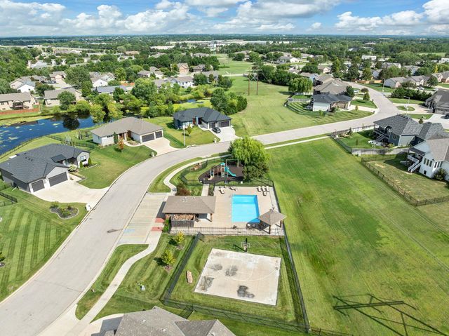 1317 N Shadow Rock Dr, Andover, KS 67002
