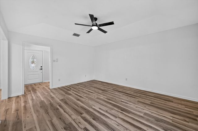 312 E Miller Street, Burleson, TX 76028