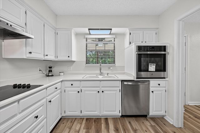 312 E Miller Street, Burleson, TX 76028
