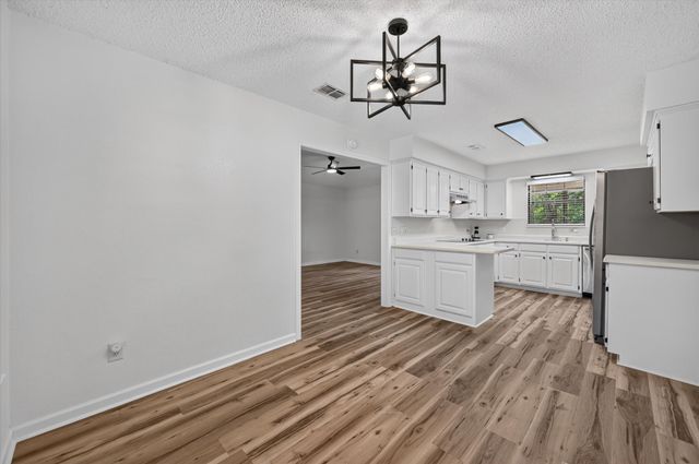 312 E Miller Street, Burleson, TX 76028