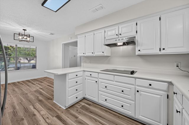 312 E Miller Street, Burleson, TX 76028