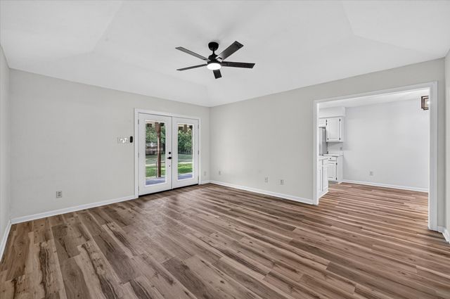 312 E Miller Street, Burleson, TX 76028