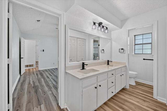312 E Miller Street, Burleson, TX 76028