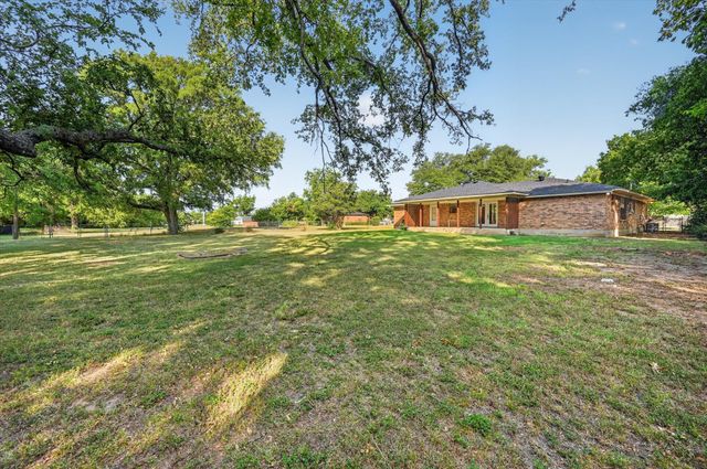 312 E Miller Street, Burleson, TX 76028
