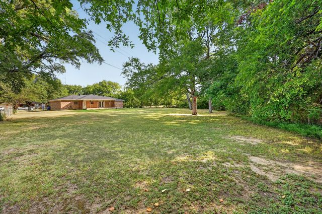 312 E Miller Street, Burleson, TX 76028