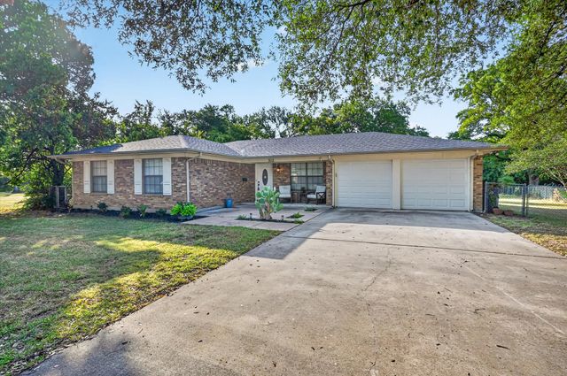 312 E Miller Street, Burleson, TX 76028