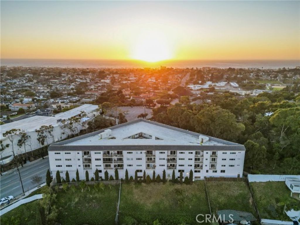 1108 Camino Real 406, Redondo Beach, CA 90277