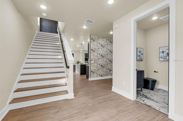 1910 CLOVERLAWN AVENUE, Orlando, FL 32806