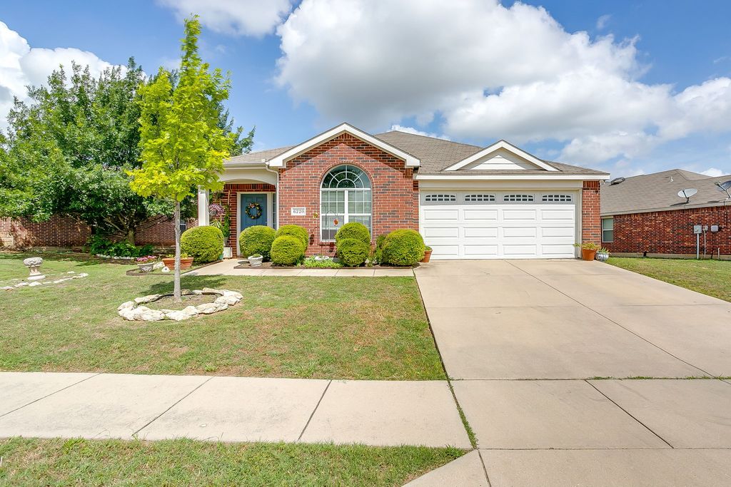 6220 Granite Creek Drive, Fort Worth, TX 76179