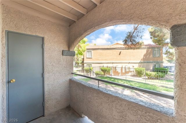 230 Mission Newport Lane 105, Las Vegas, NV 89107
