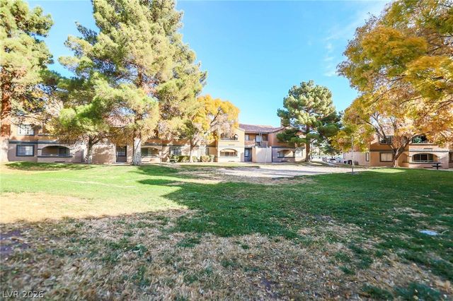 230 Mission Newport Lane 105, Las Vegas, NV 89107