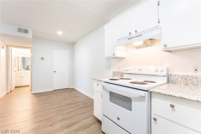 230 Mission Newport Lane 105, Las Vegas, NV 89107