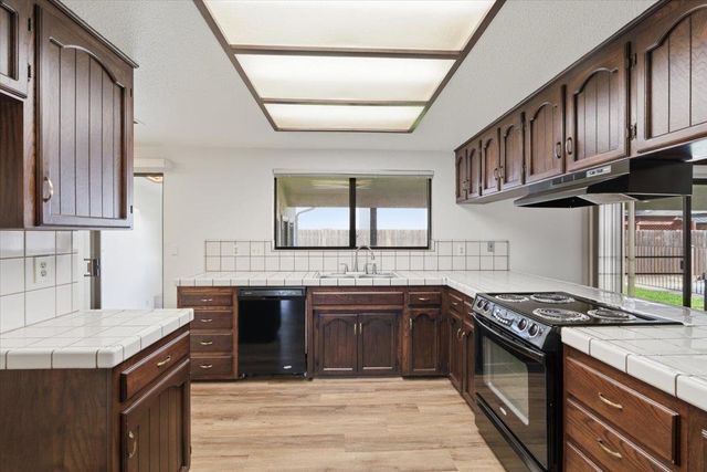 2315 W Vine St, Lodi, CA 95242