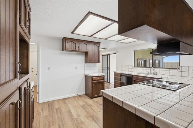 2315 W Vine St, Lodi, CA 95242