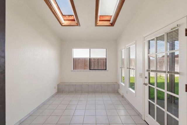 2315 W Vine St, Lodi, CA 95242