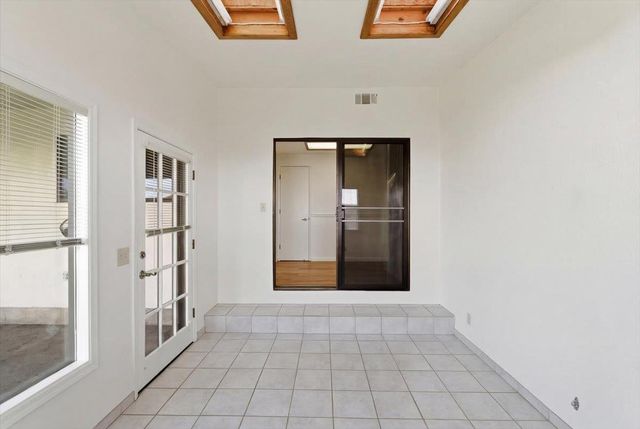 2315 W Vine St, Lodi, CA 95242