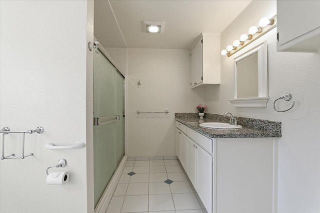 2315 W Vine St, Lodi, CA 95242