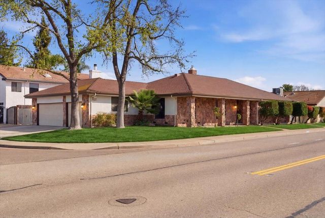 2315 W Vine St, Lodi, CA 95242