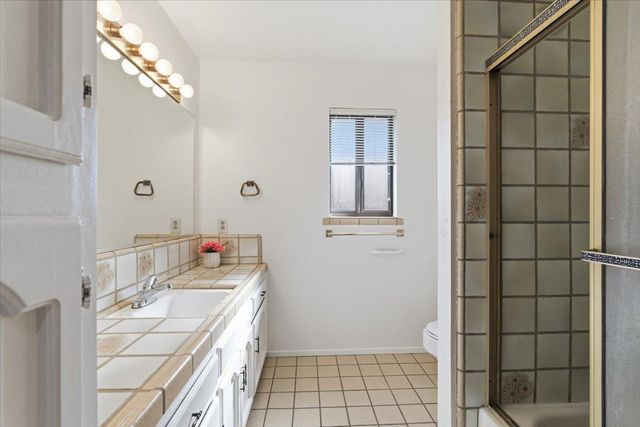 2315 W Vine St, Lodi, CA 95242